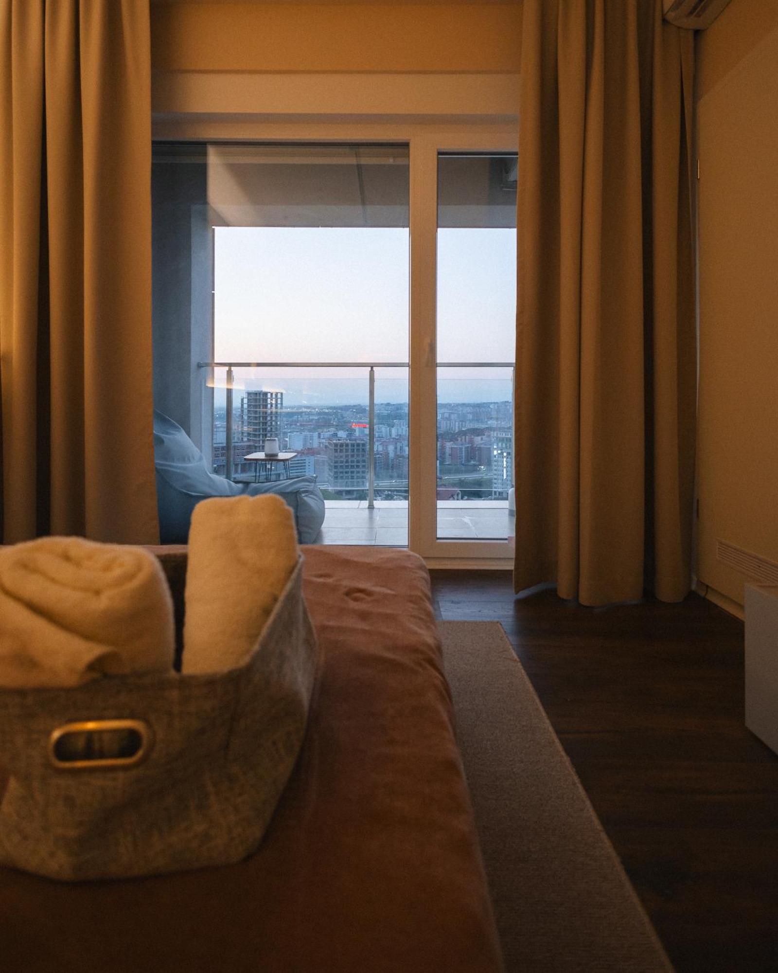 Etern Apart Hotel Pristina Exteriör bild