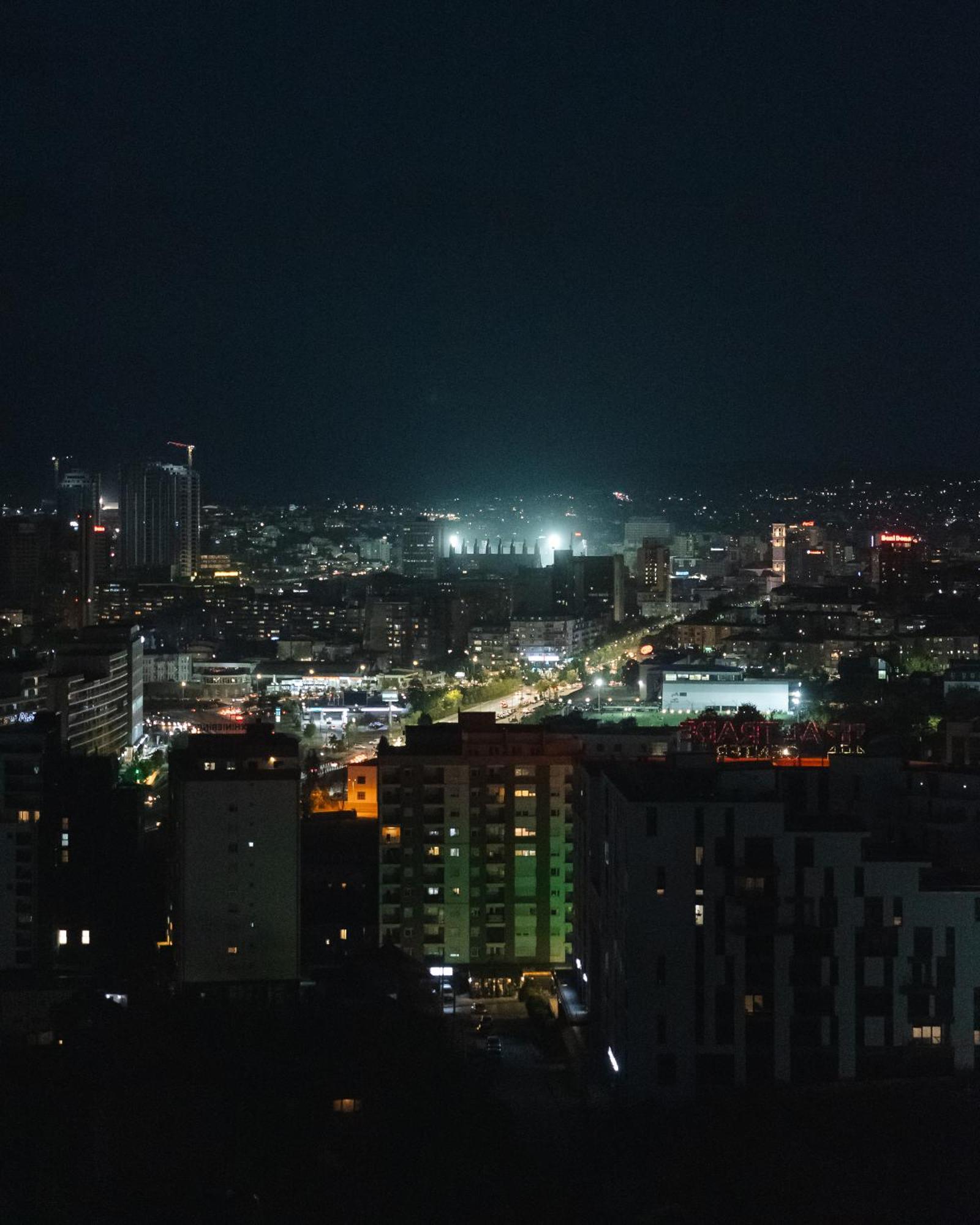 Etern Apart Hotel Pristina Exteriör bild